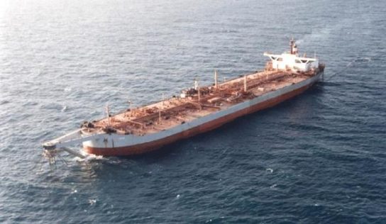 Potential environmental disaster looms off Yemeni coast due to supertanker: gov’t