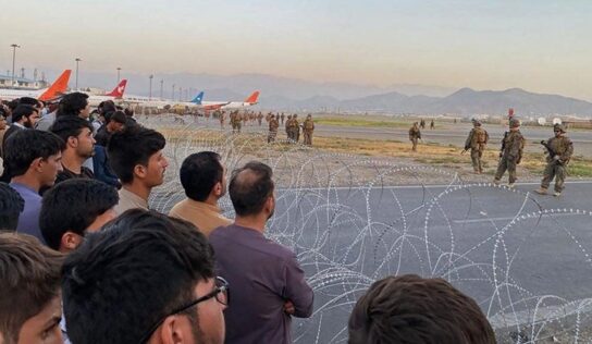 US Opens Fire at Kabul Airport, “Taliban” Disarms Civilians