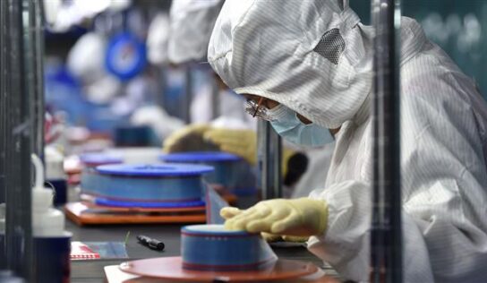 China’s factories, retailers stumble on COVID-19 disruptions