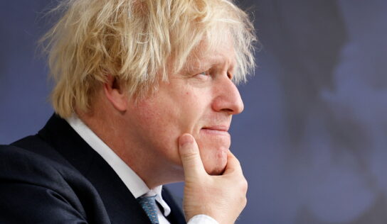 BoJo Reluctant to Activate COVID Response ‘Plan B’, Is ‘Watching the Numbers Very Carefully’