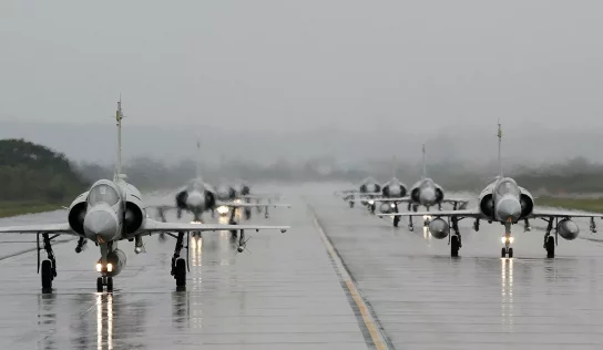 Taiwan scrambles jets as 13 Chinese aircraft enter air defence zone￼