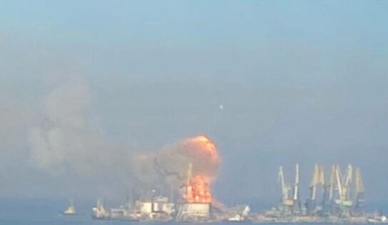 Breaking: Russian large landing ship exploded in Ukrainian port of Berdyansk (Videos)