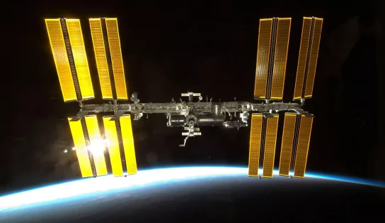 ‘Real Alien Craft’ Caught on Video ‘Following Space Station’, Blogger Claims