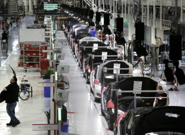 Musk announces big job cuts at Tesla